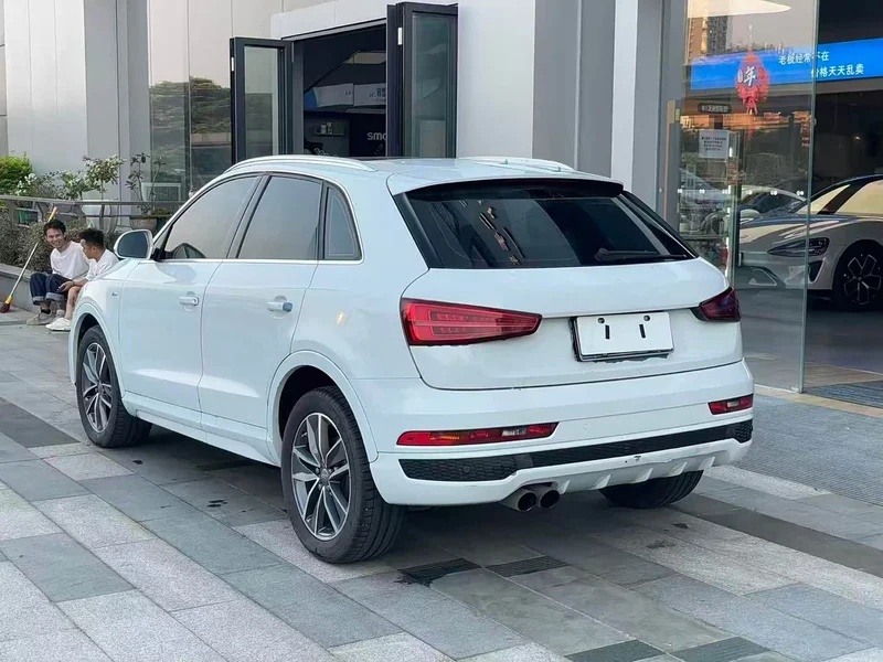 Audi Q3 — фото 18