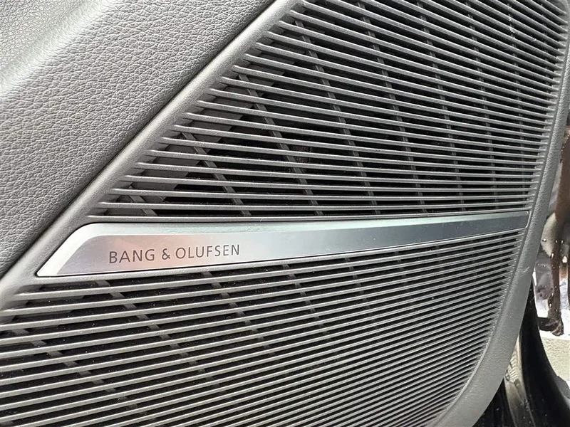 Audi Q7 — фото 21