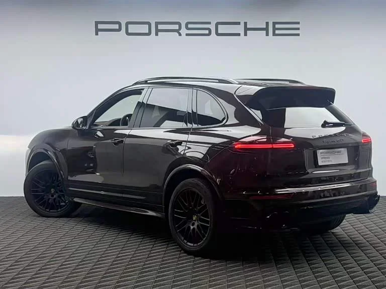 Porsche Cayenne — фото 6
