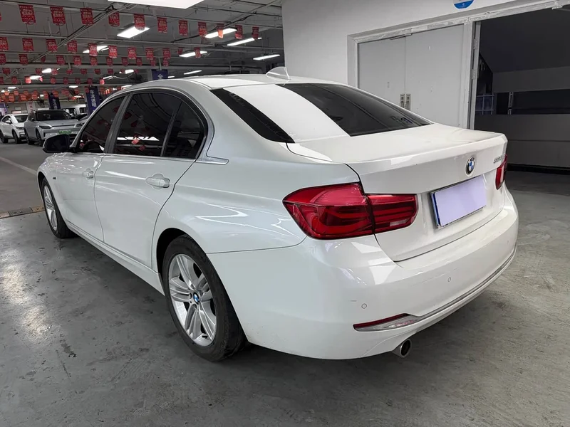 BMW 3-Series — фото 12