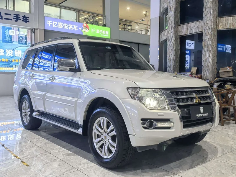 Mitsubishi Pajero (Imported) — фото 3