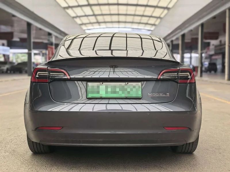 Tesla Model 3 — фото 11