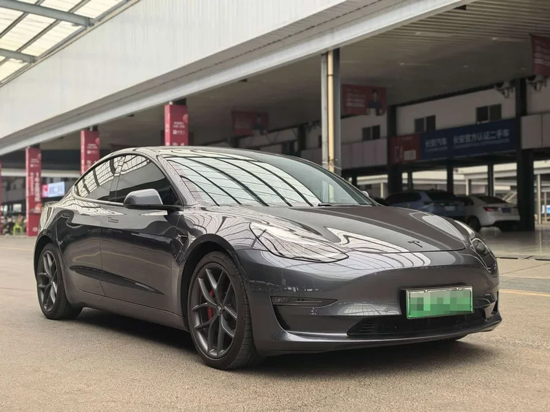 Tesla Model 3 — фото 3