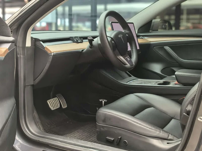 Tesla Model 3 — фото 6