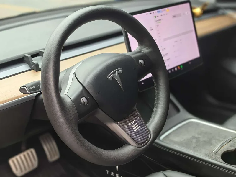 Tesla Model 3 — фото 7