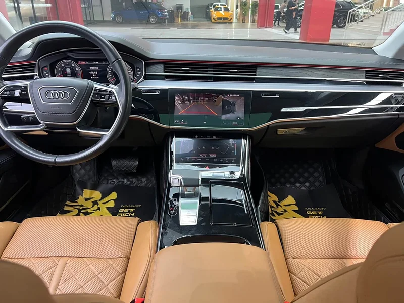 Audi A8 — фото 9