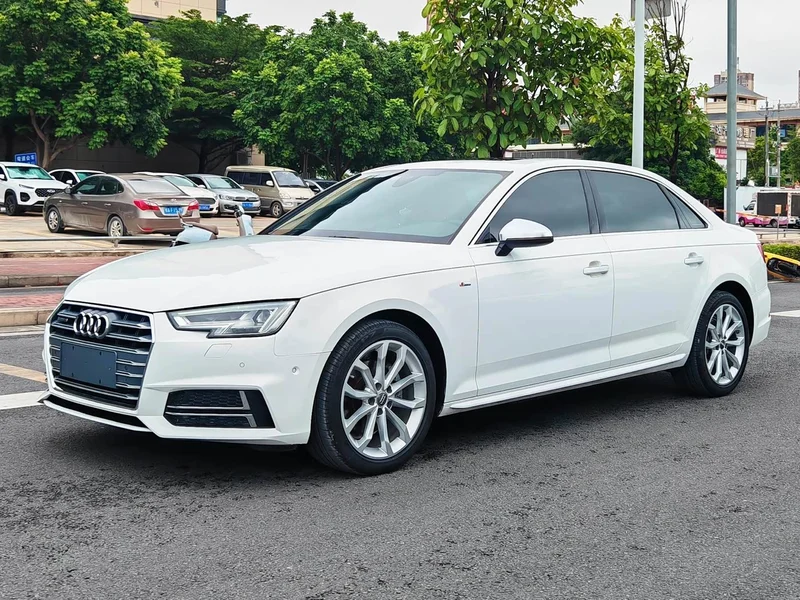 Audi A4L — фото 1