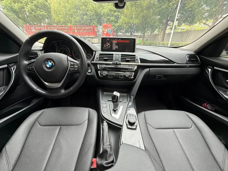 BMW 3-Series — фото 11