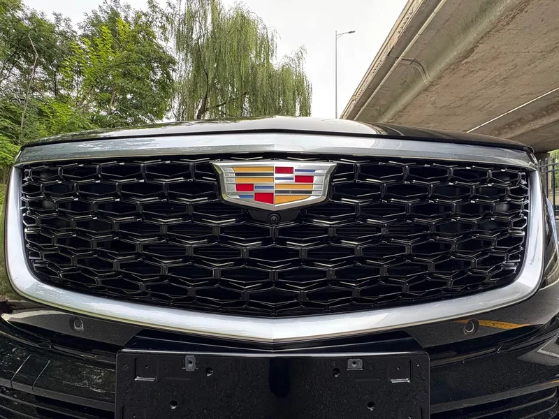 Cadillac XT5 — фото 15