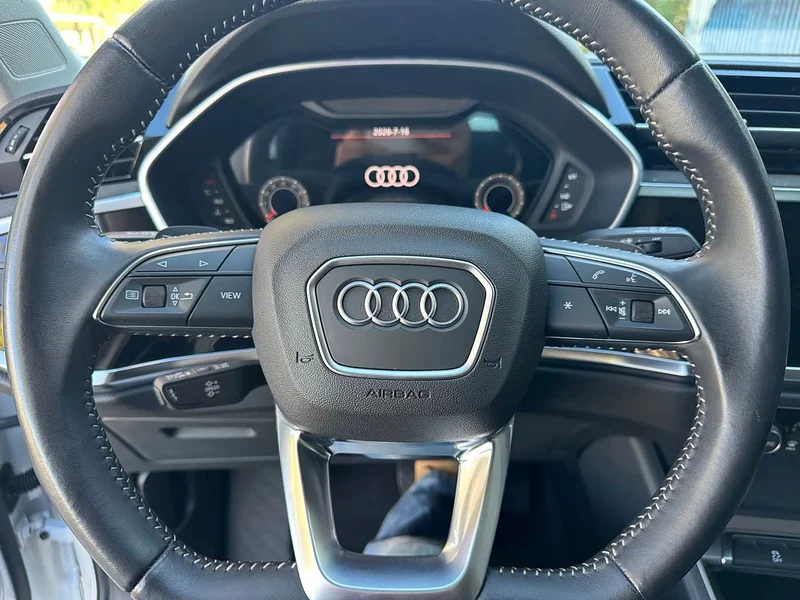 Audi Q3 — фото 14