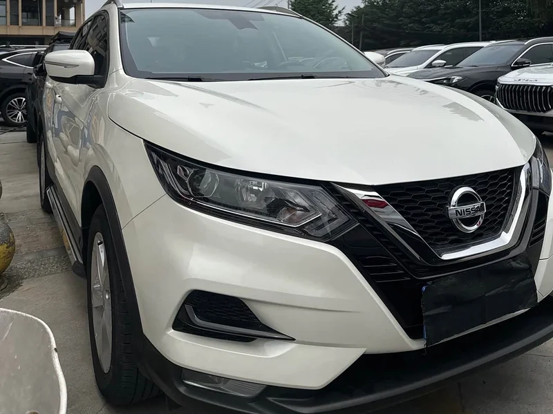 Nissan Qashqai — фото 1