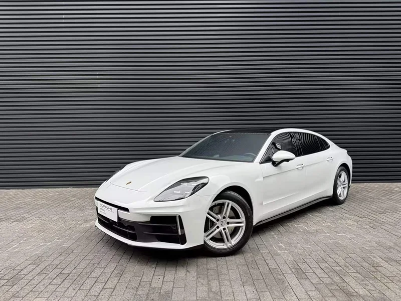Porsche Panamera — фото 1