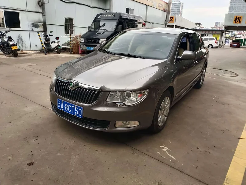 Volkswagen Superb — фото 1