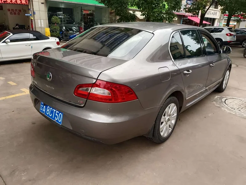 Volkswagen Superb — фото 13