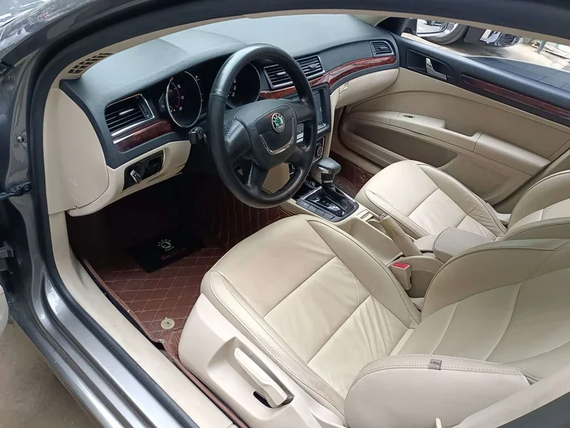 Volkswagen Superb — фото 16