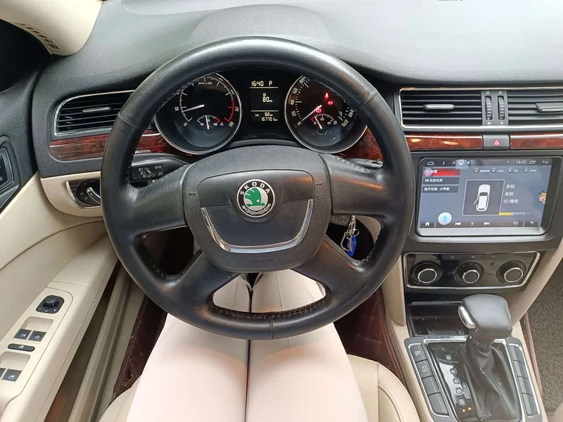 Volkswagen Superb — фото 21