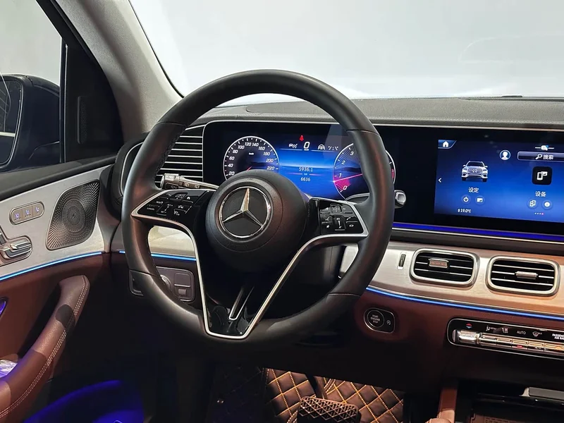Mercedes-Benz GLS — фото 12