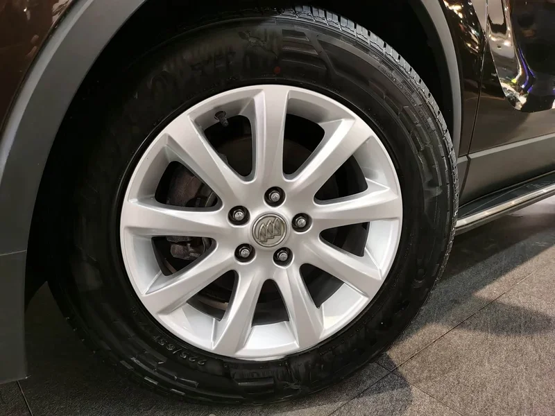 Buick Envision Plus — фото 15