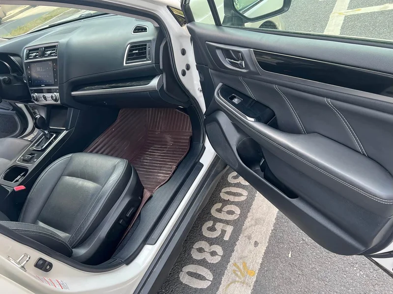 Subaru Outback — фото 9