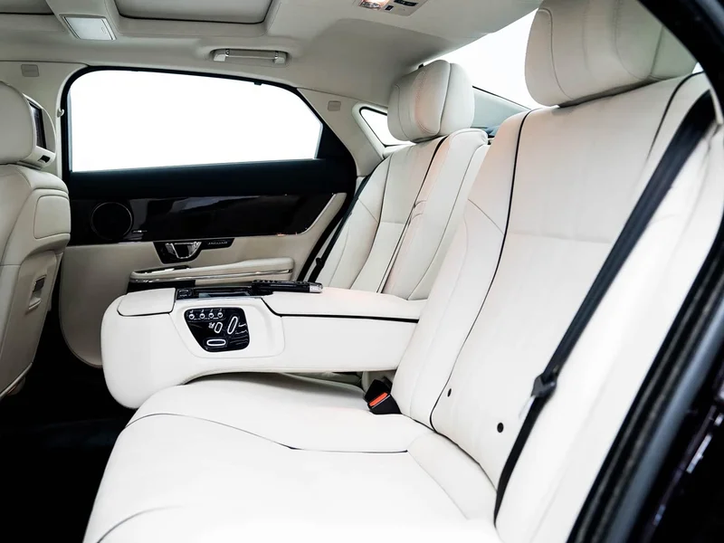 Jaguar XJ — фото 12