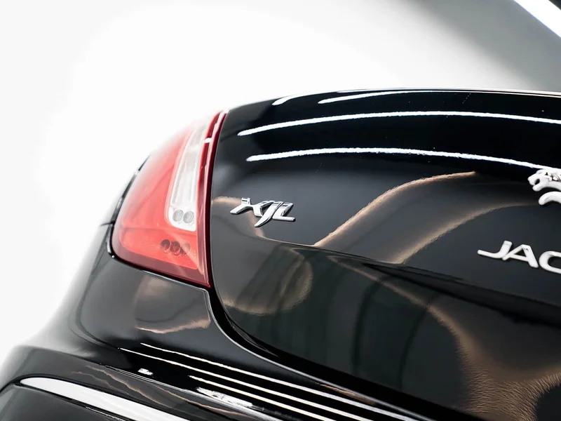 Jaguar XJ — фото 17