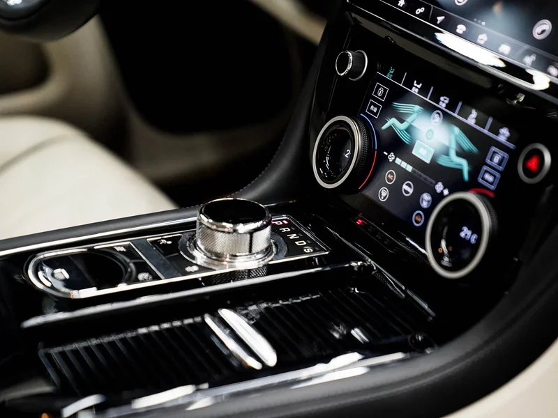 Jaguar XJ — фото 7