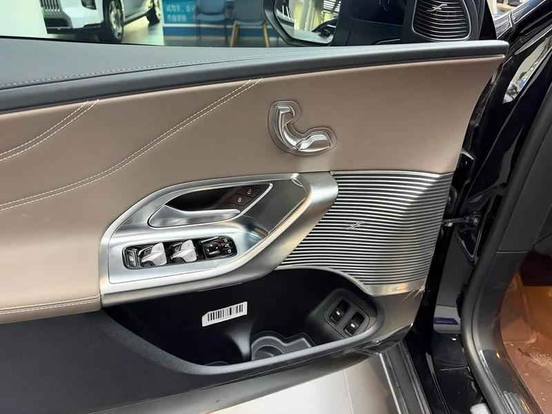 Mercedes-Benz GLC New Energy — фото 13