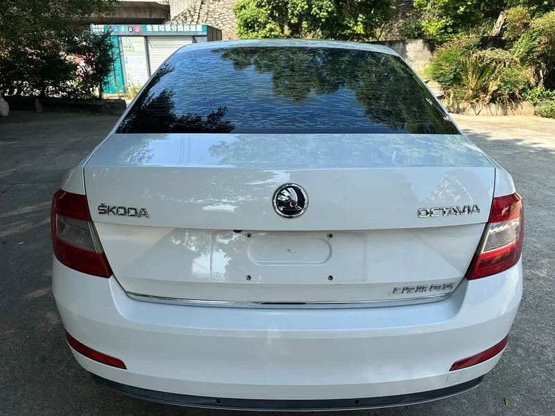 Volkswagen Octavia — фото 8