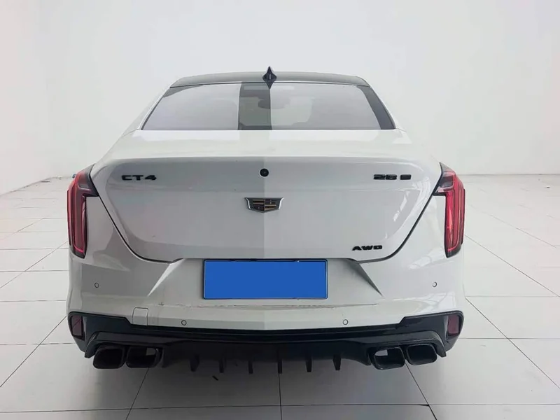 Cadillac CT4 — фото 8