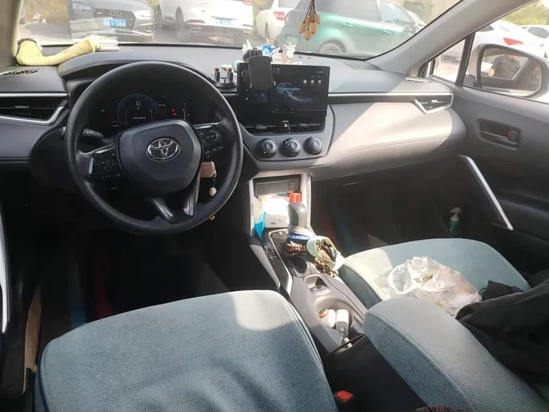 Toyota Corolla Cross — фото 12