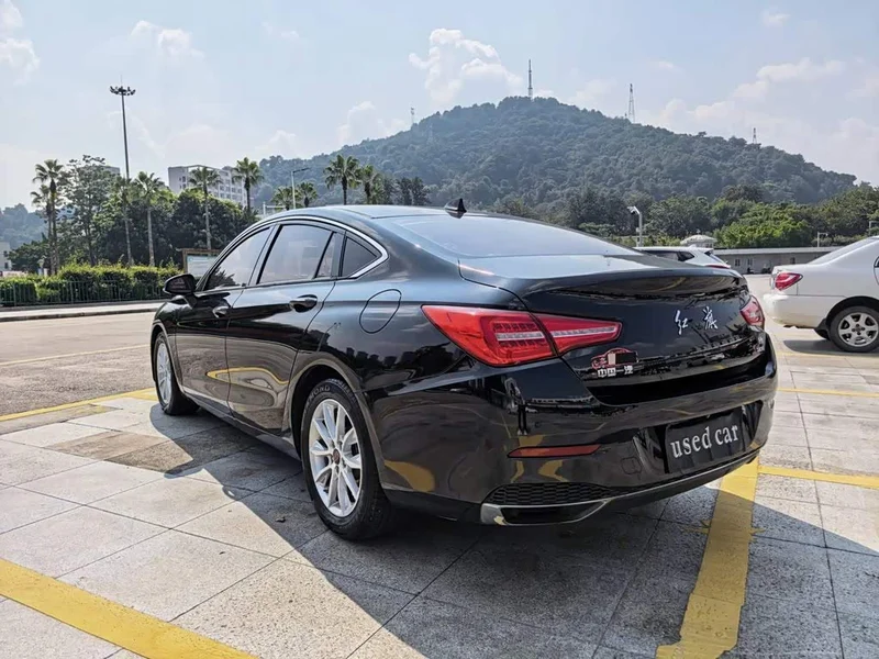 Hongqi H5 — фото 3