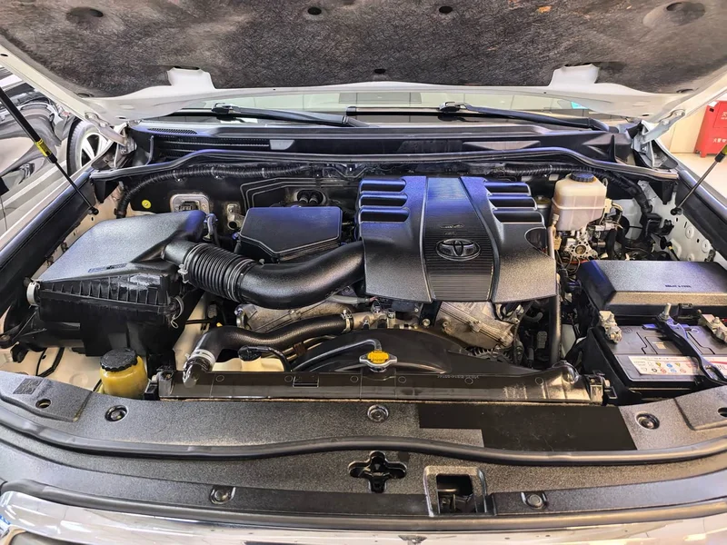 Toyota Land Cruiser — фото 14