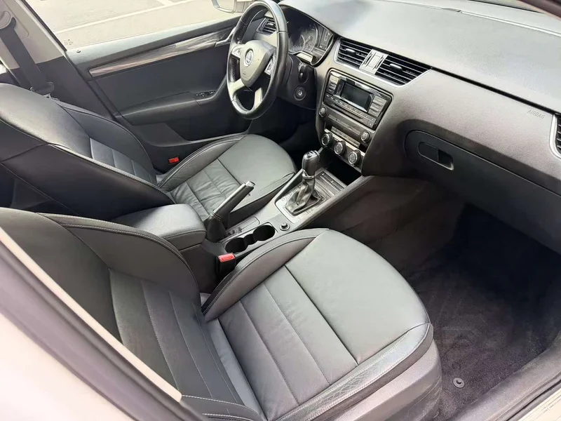 Volkswagen Octavia — фото 16