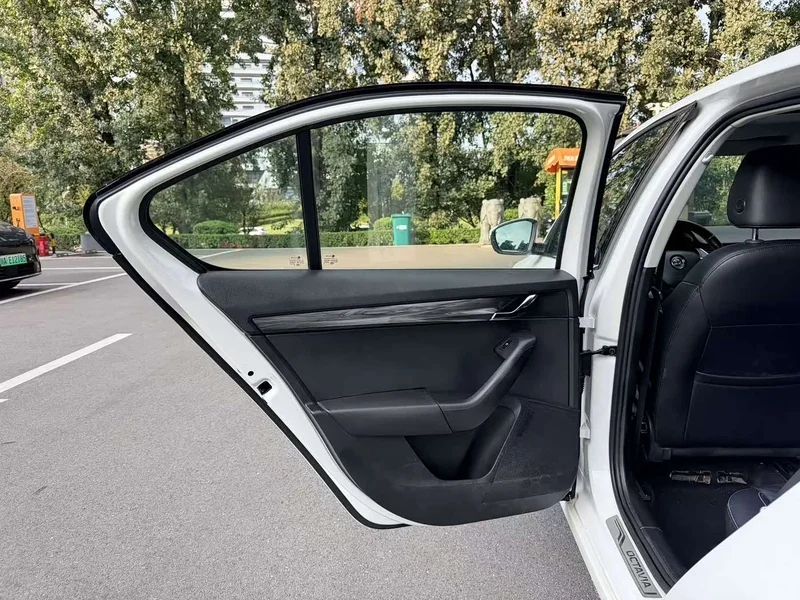 Volkswagen Octavia — фото 17