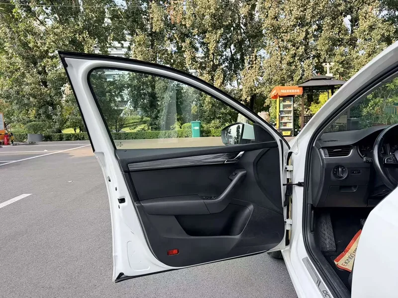 Volkswagen Octavia — фото 19