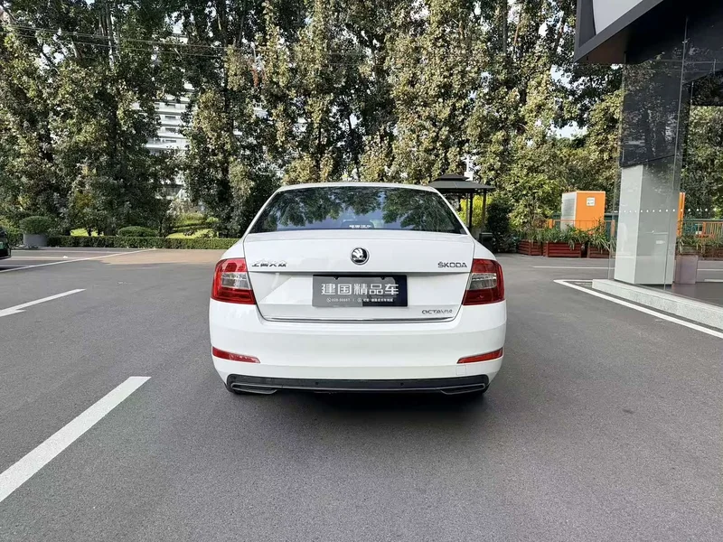 Volkswagen Octavia — фото 6