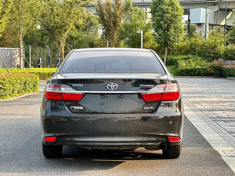 Toyota Camry — фото 5