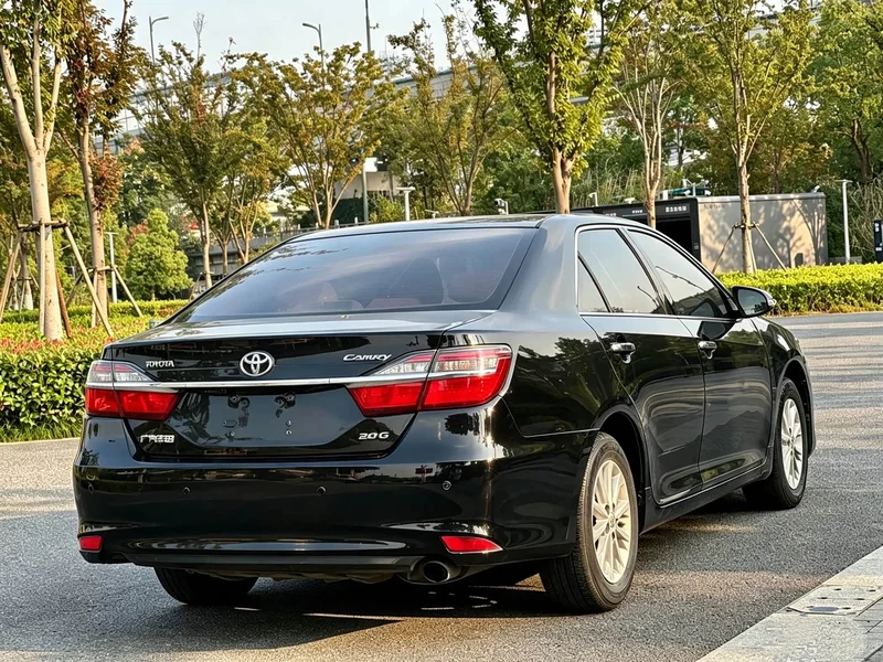Toyota Camry — фото 6