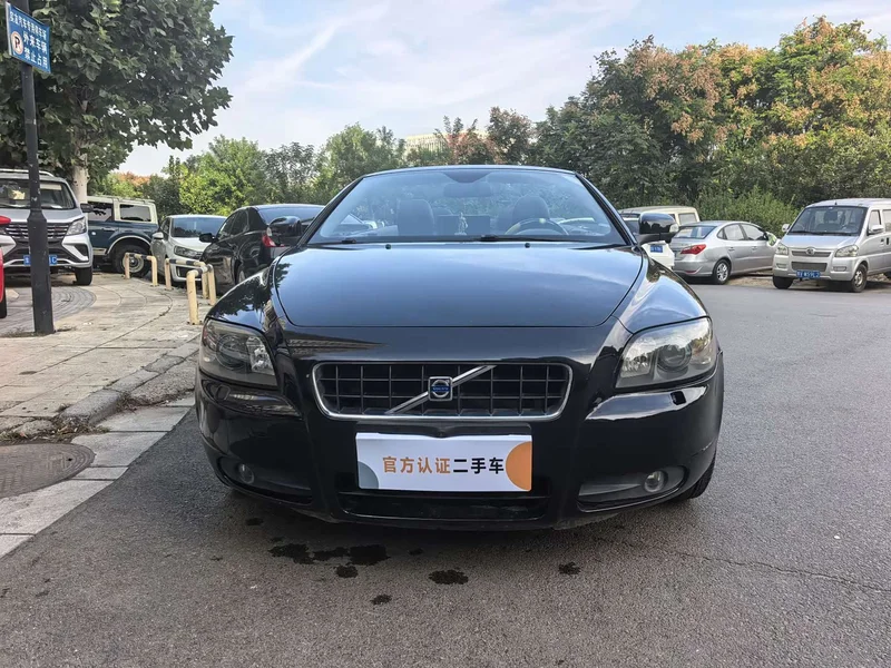 Volvo C70 — фото 2