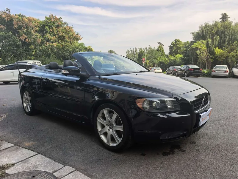 Volvo C70 — фото 3