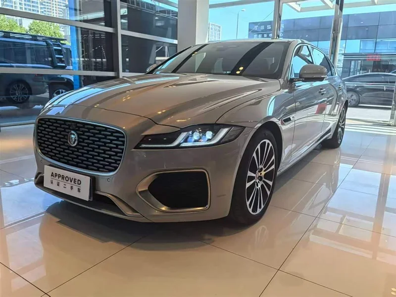 Jaguar XFL — фото 1