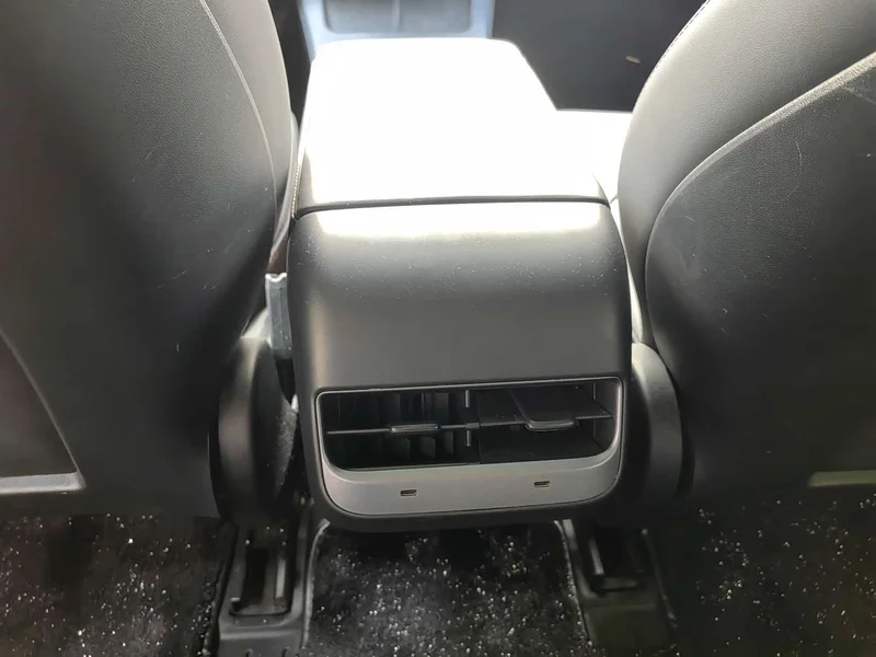 Tesla Model 3 — фото 11