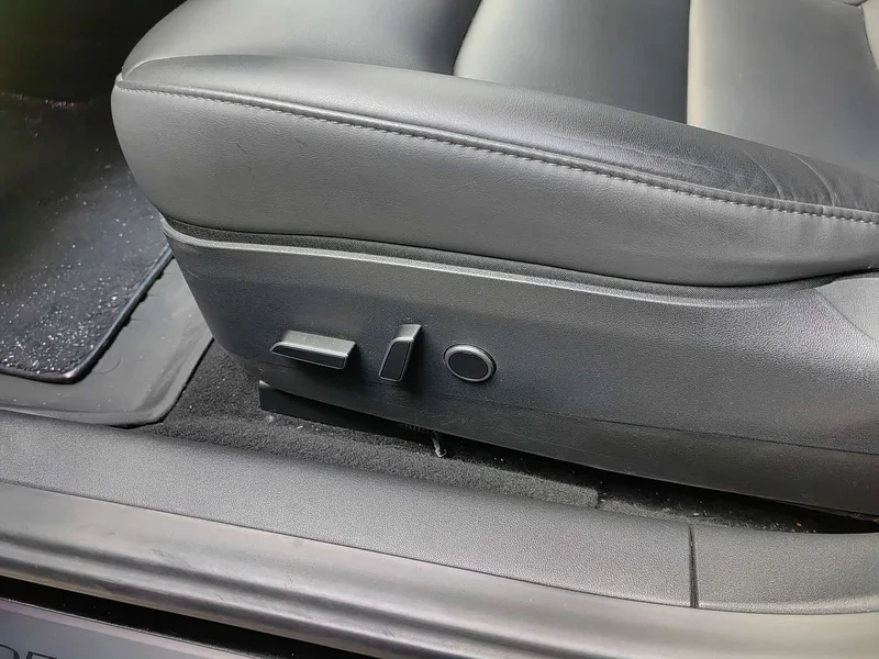 Tesla Model 3 — фото 12