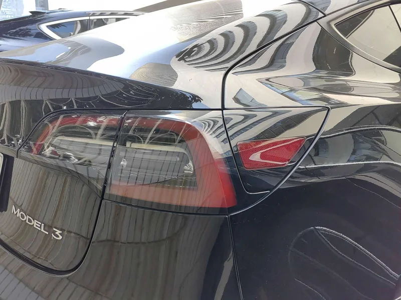 Tesla Model 3 — фото 16