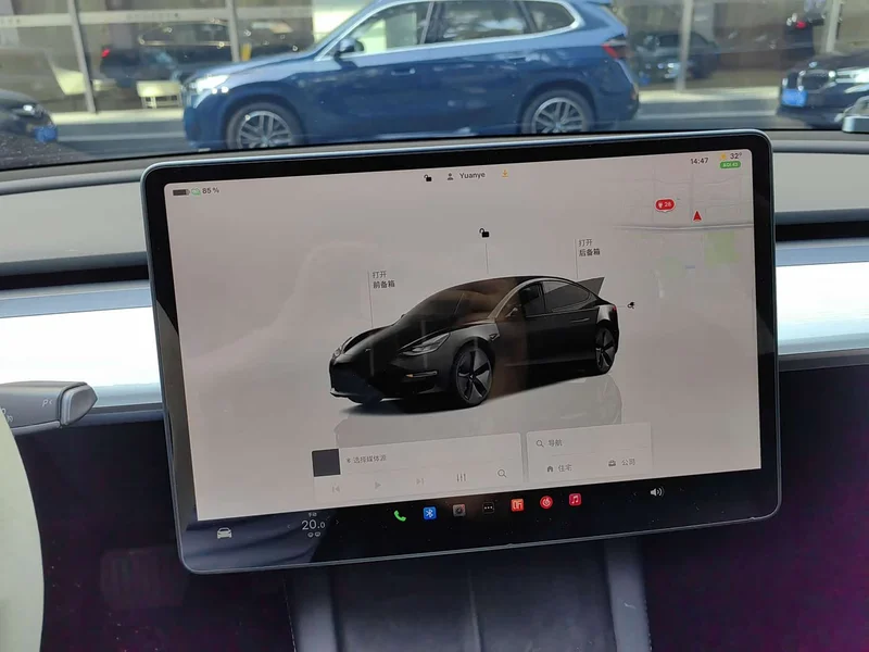 Tesla Model 3 — фото 10