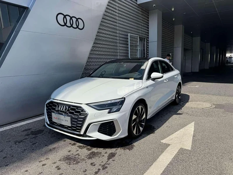 Audi A3 — фото 1
