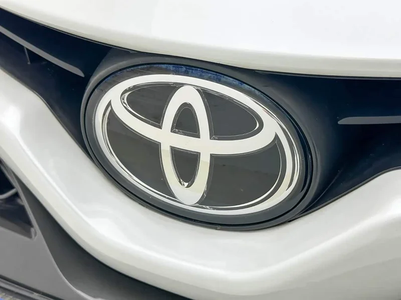 Toyota Camry — фото 23