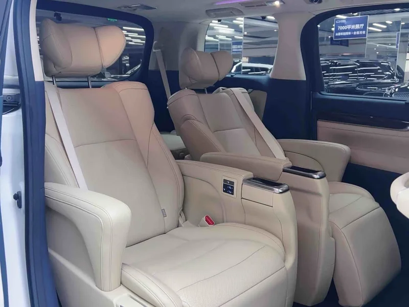 Toyota Alphard — фото 15