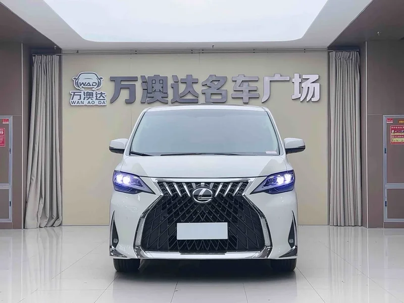 Toyota Alphard — фото 2