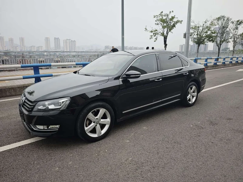 Volkswagen Passat — фото 1